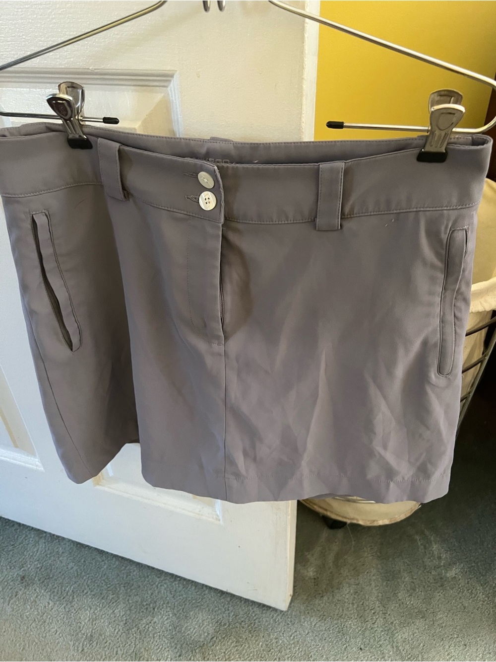 Nike Light Gray Women's Golf Skort with Double-Button Waist